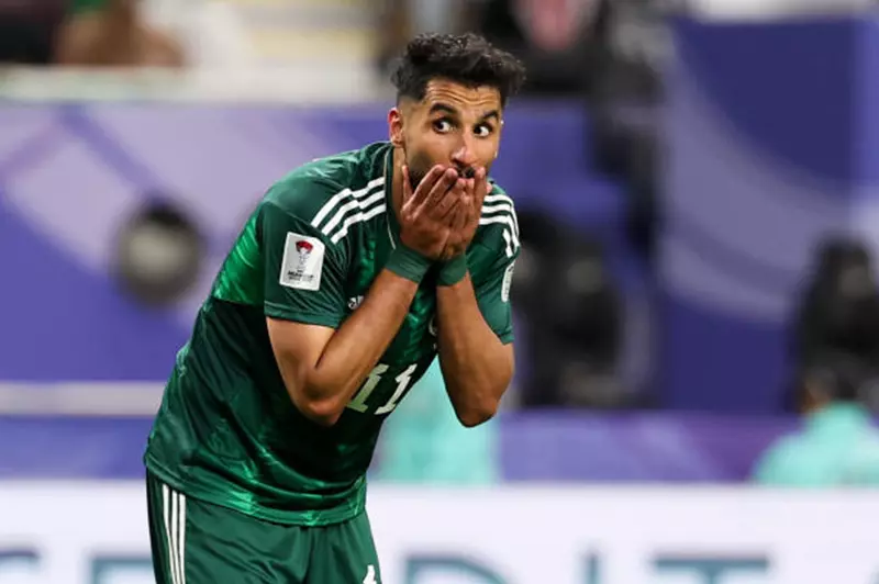 فحص طبي يحسم مصير نجم السعودية من لقاء كوت ديفوار