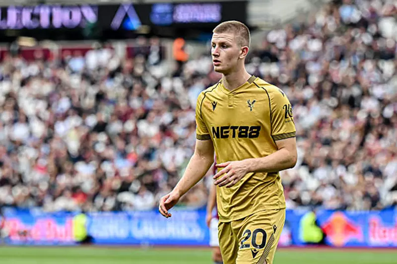 لاعب كريستال بالاس يرحب بالانتقال إلى ليفربول